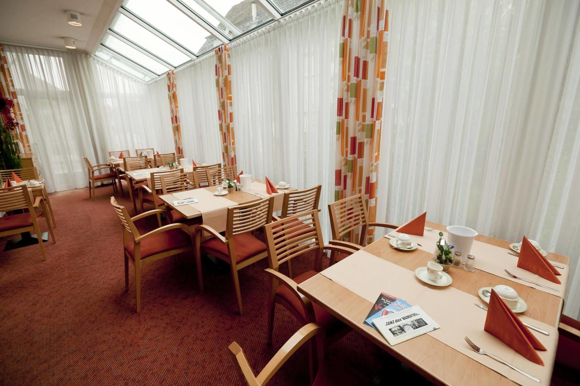Hotel Mohringer Hof Estugarda Restaurante foto